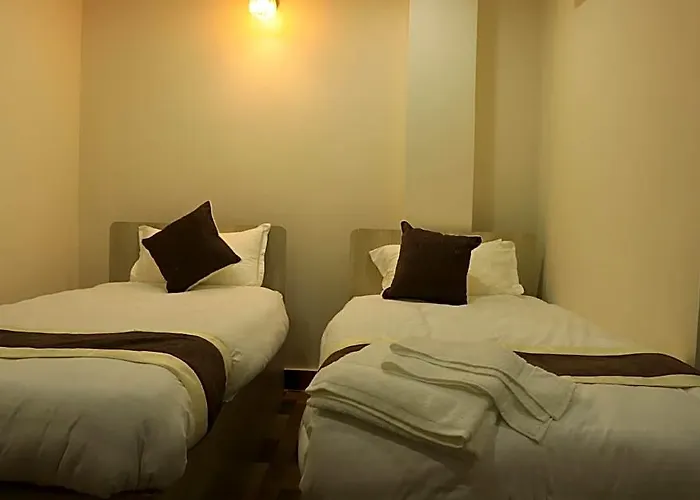 Junction Hotel 2*